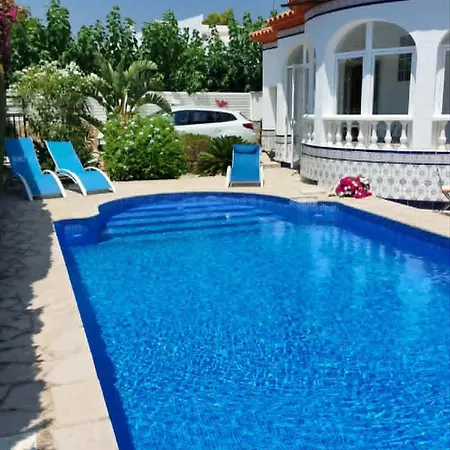 Casa Costa Dorada *