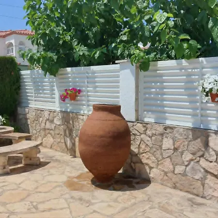Casa Costa Dorada * Les Tres Cales