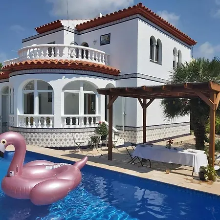 Casa Costa Dorada